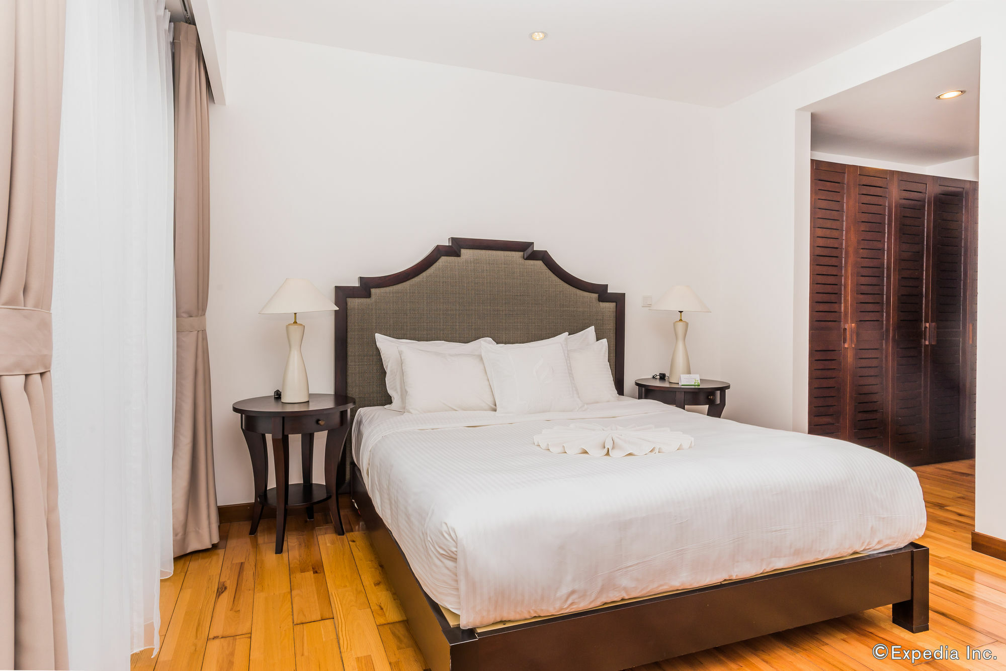 Elegant Westlake Hotel