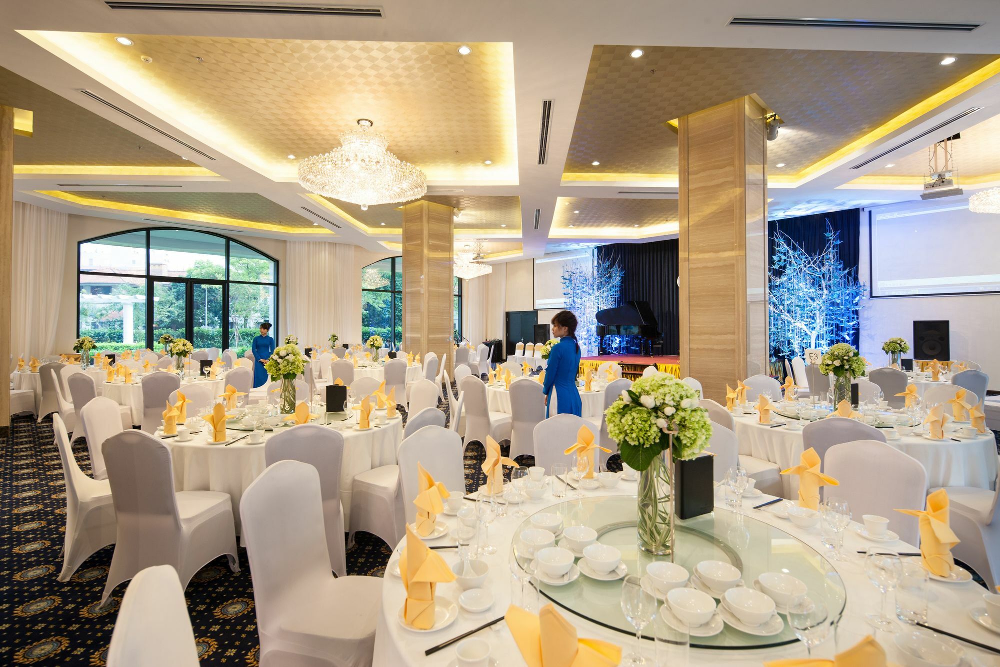 Elegant Westlake Hotel 5*