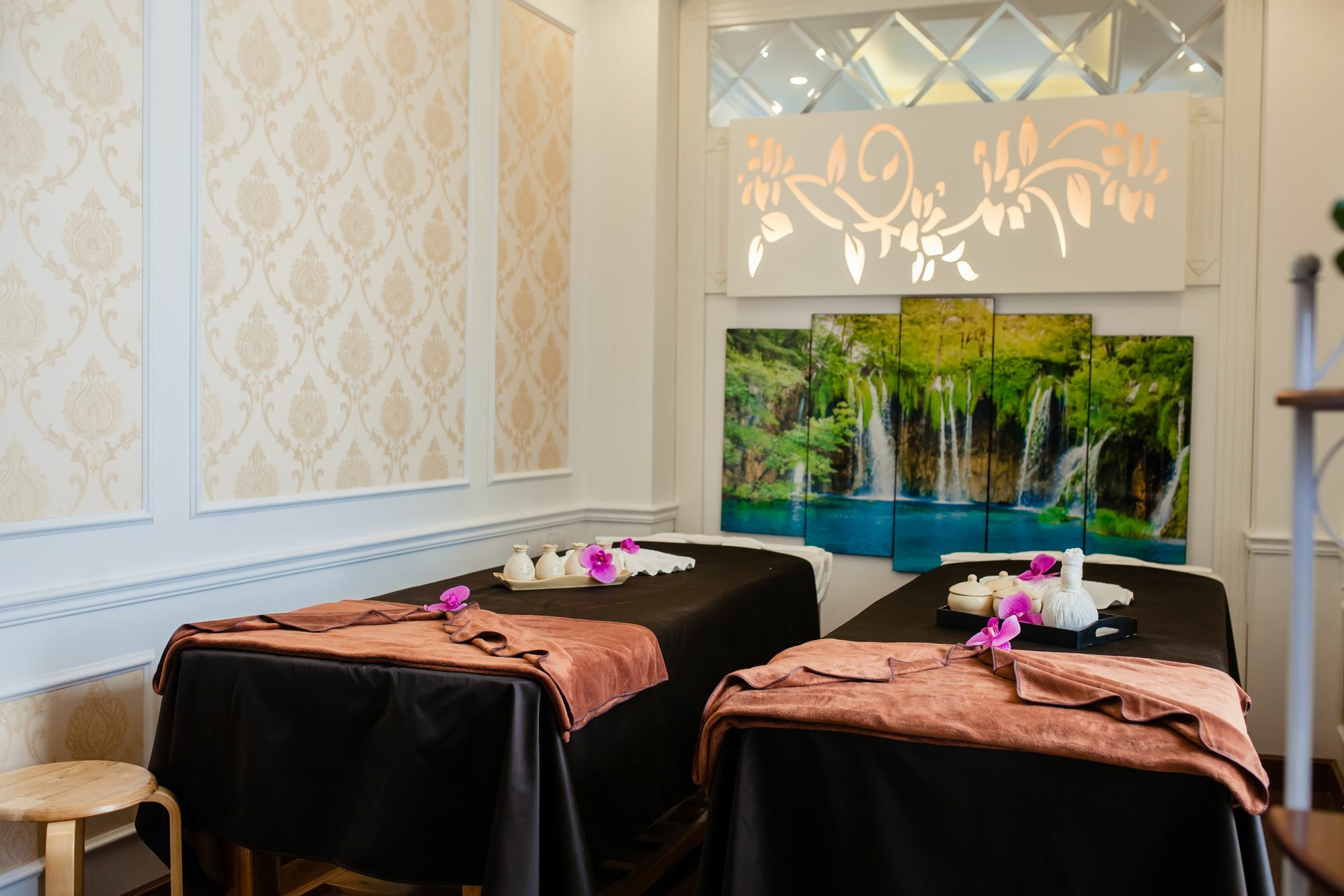 Hotel Cristina & Travel Hanoi