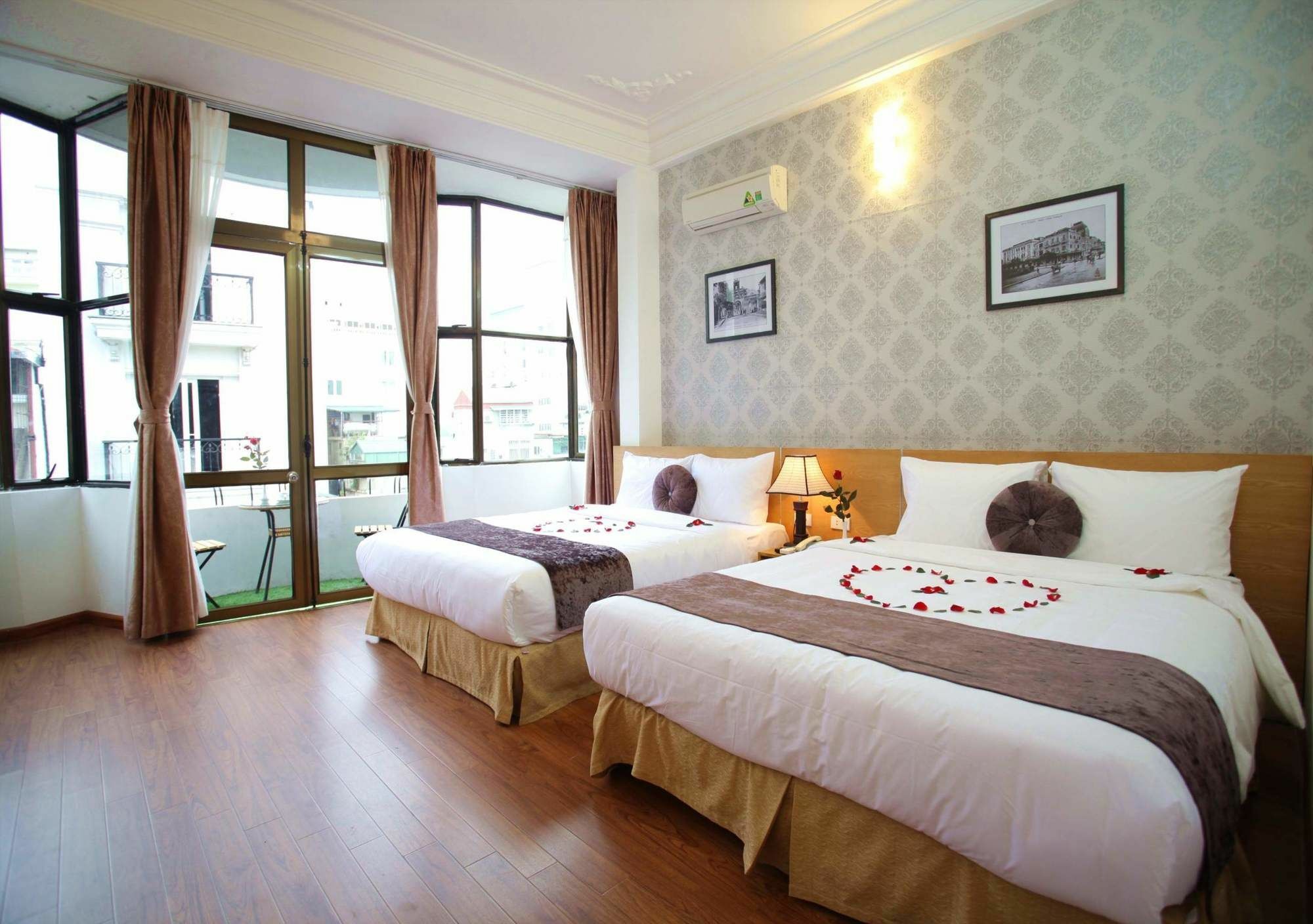 Khách sạn Family Hà Nội