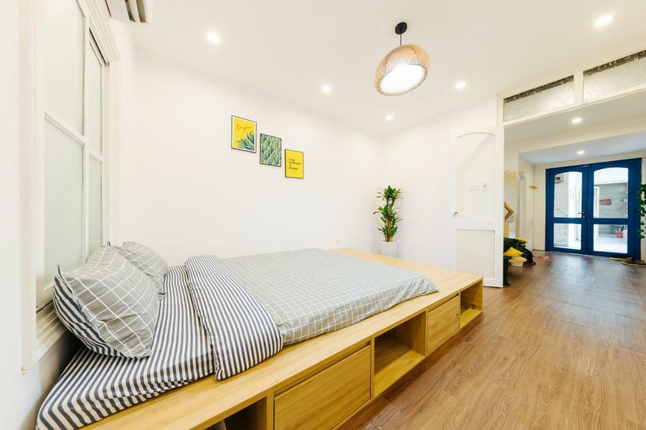Buzz 2 Bedroom In Old Quarter With Balcony * Hanoi