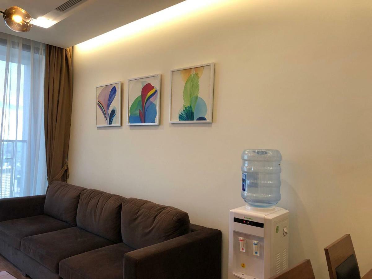Vinhomes Metropolis Luxury 2 Br Apartment *