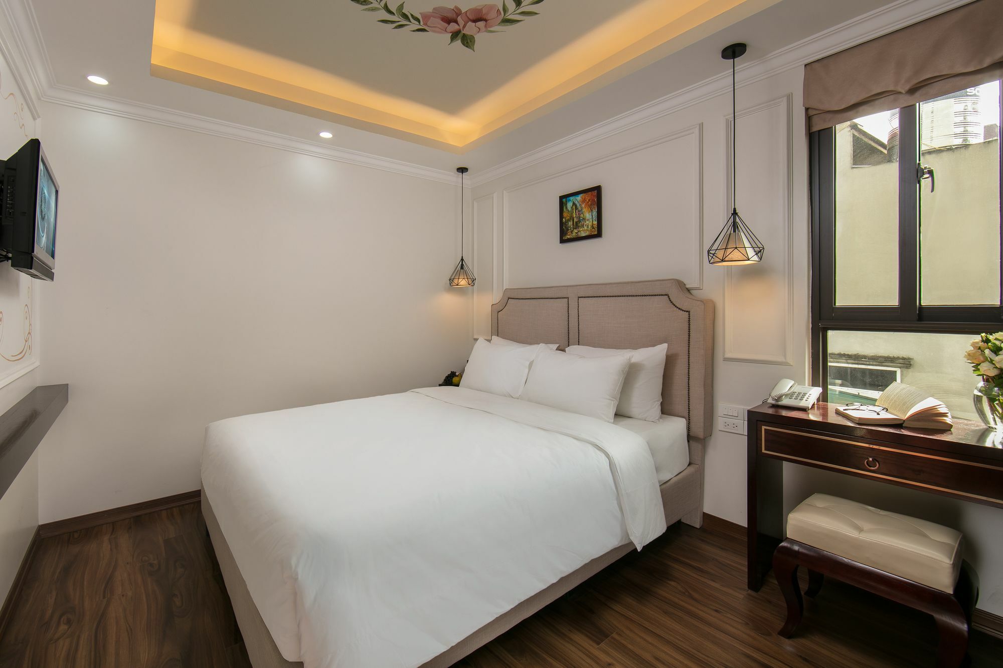 Golden Legend Palace & Travel Hotel 3*