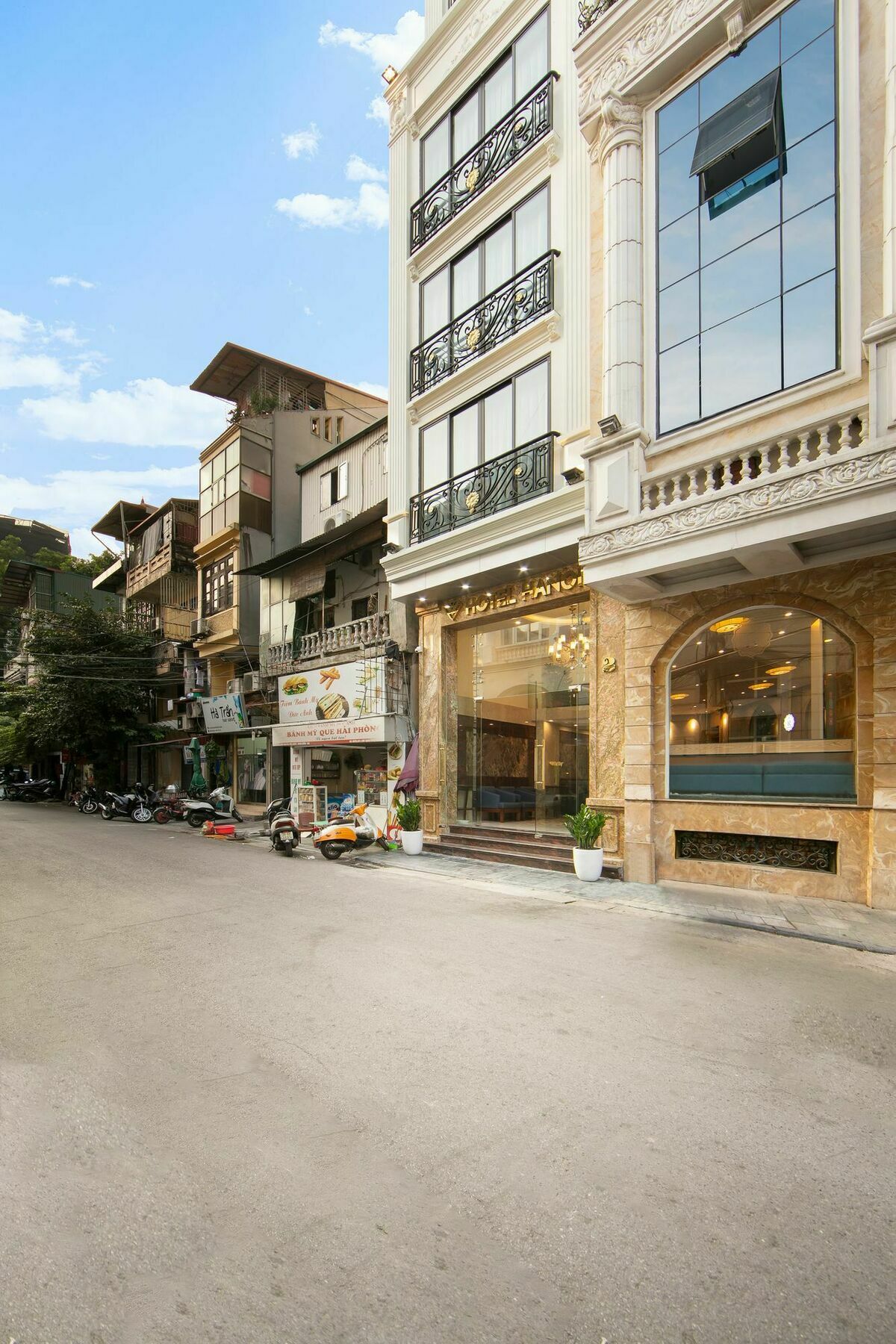 Golden Legend Palace & Travel