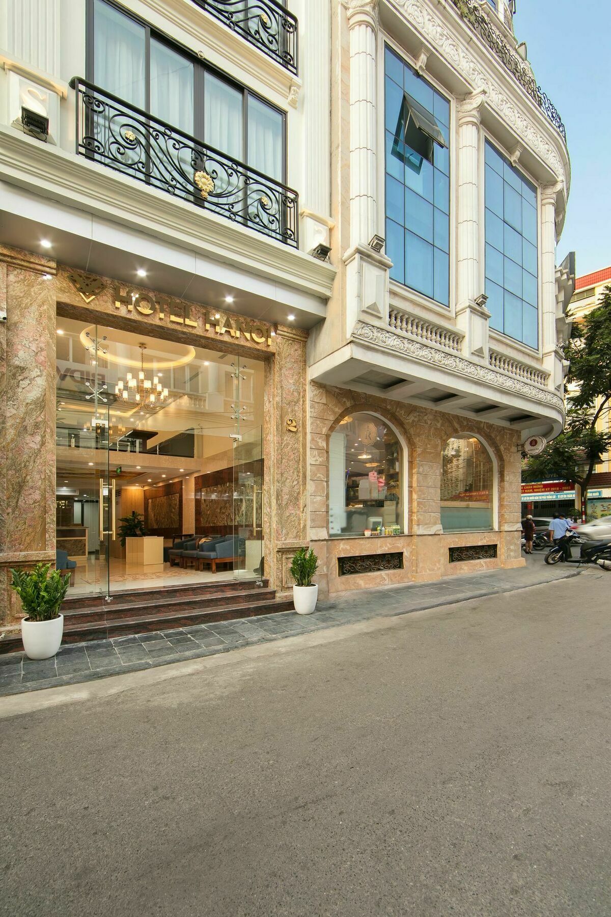 Hotel Golden Legend Palace & Travel