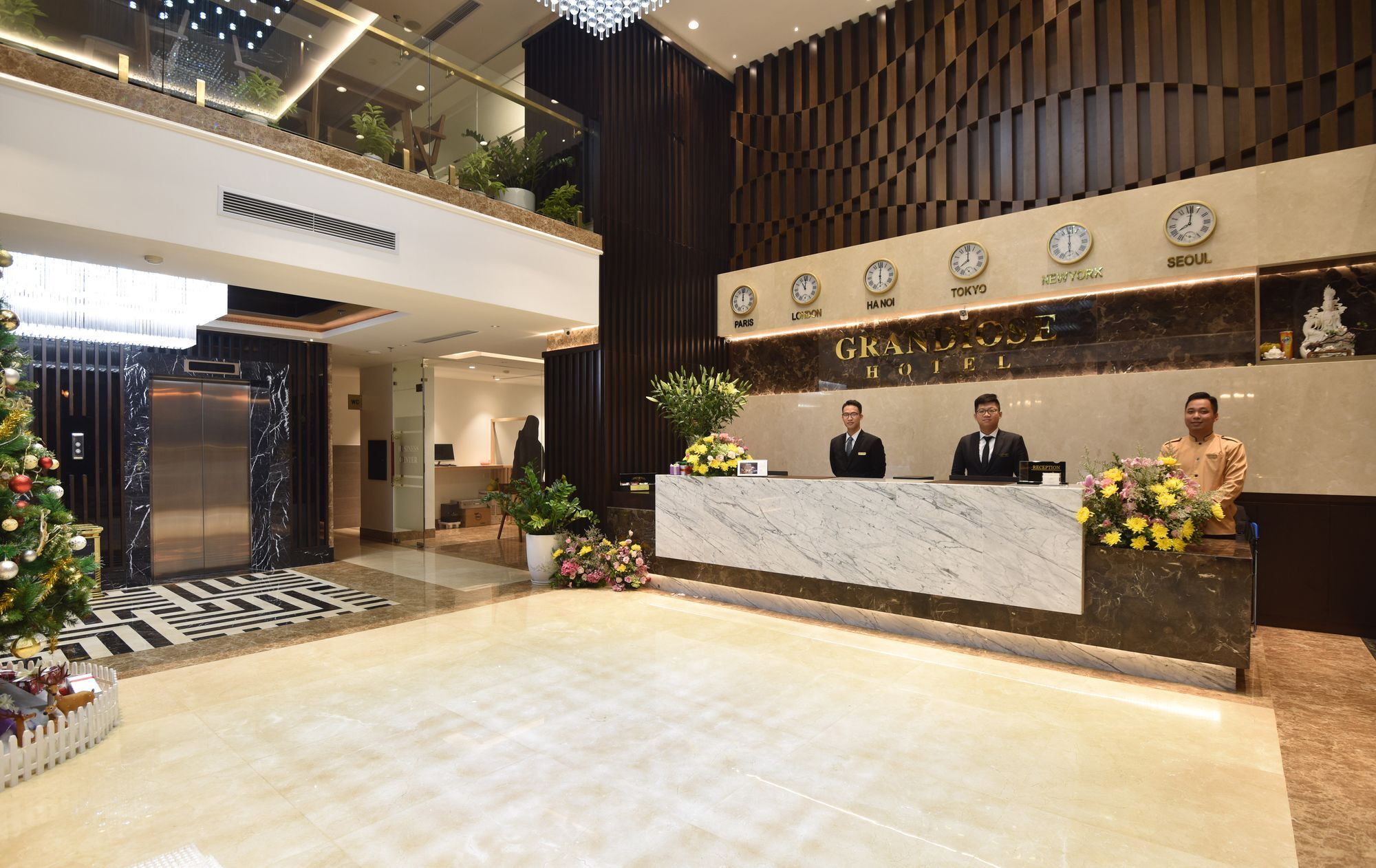 Hotel Grandiose & Hanoi