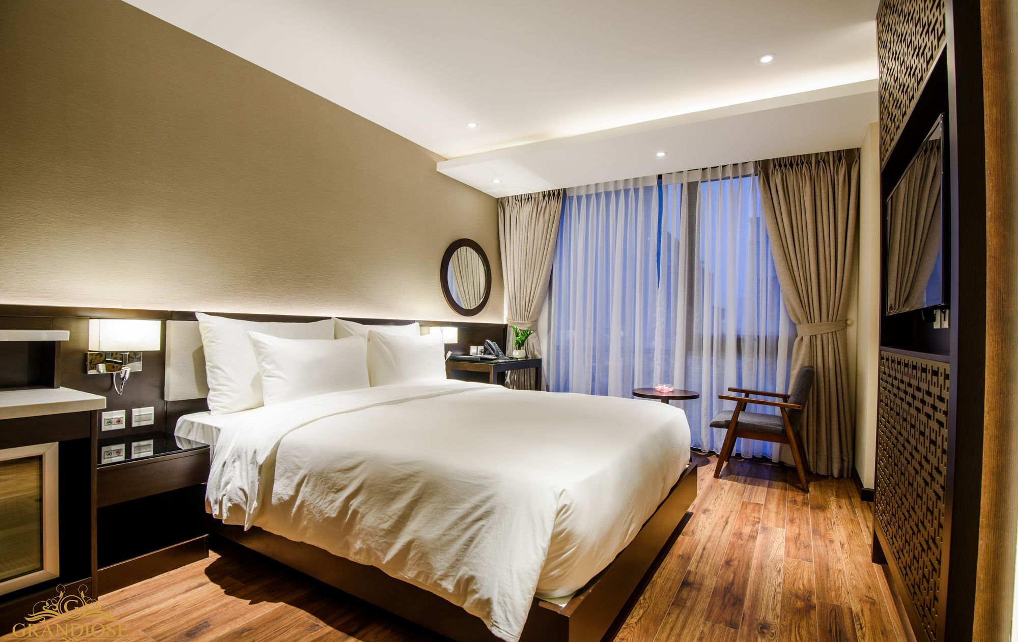 Hotel Grandiose & Hanoi