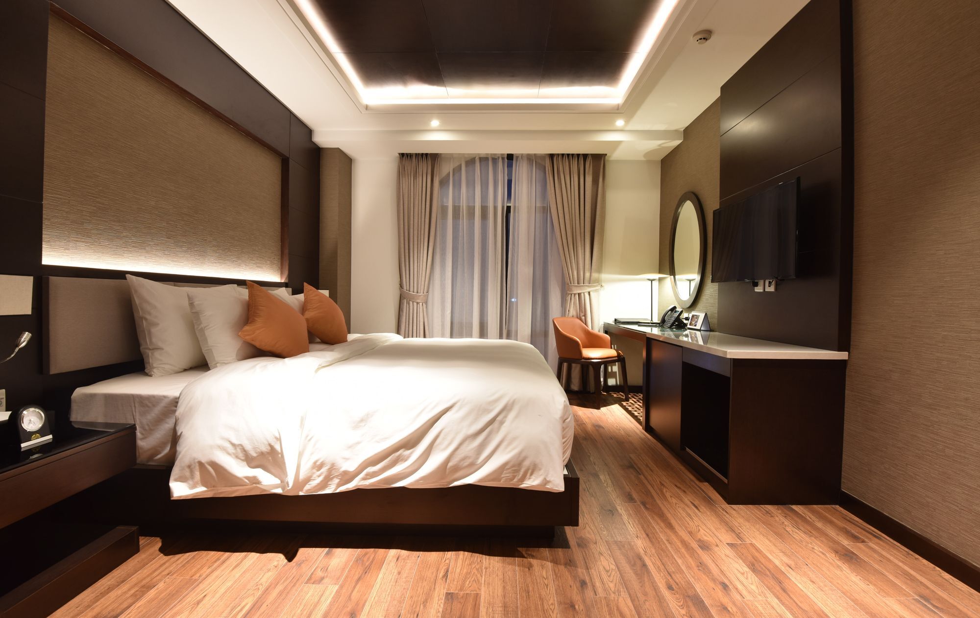 Grandiose & Hanoi