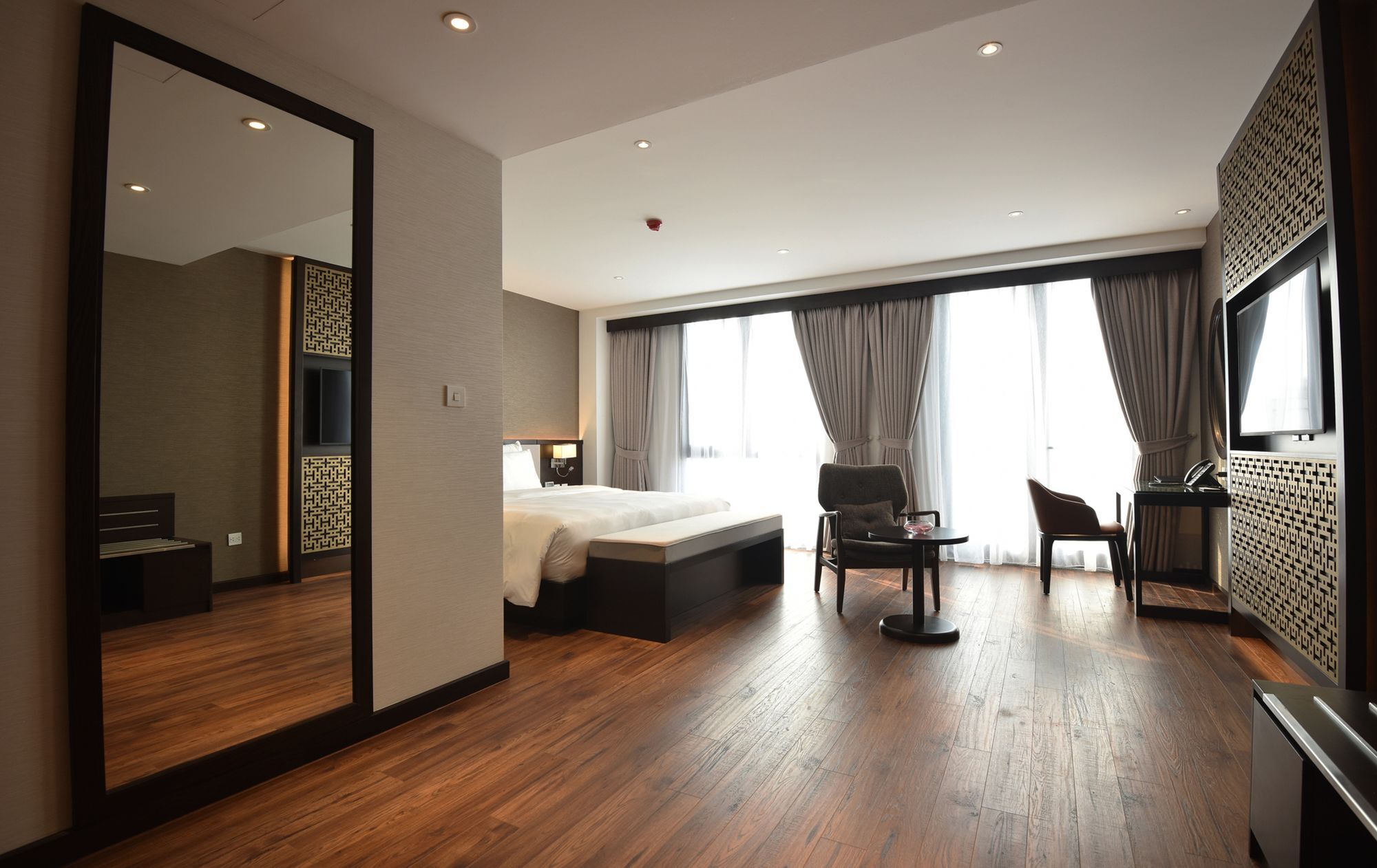 Hotel Grandiose &