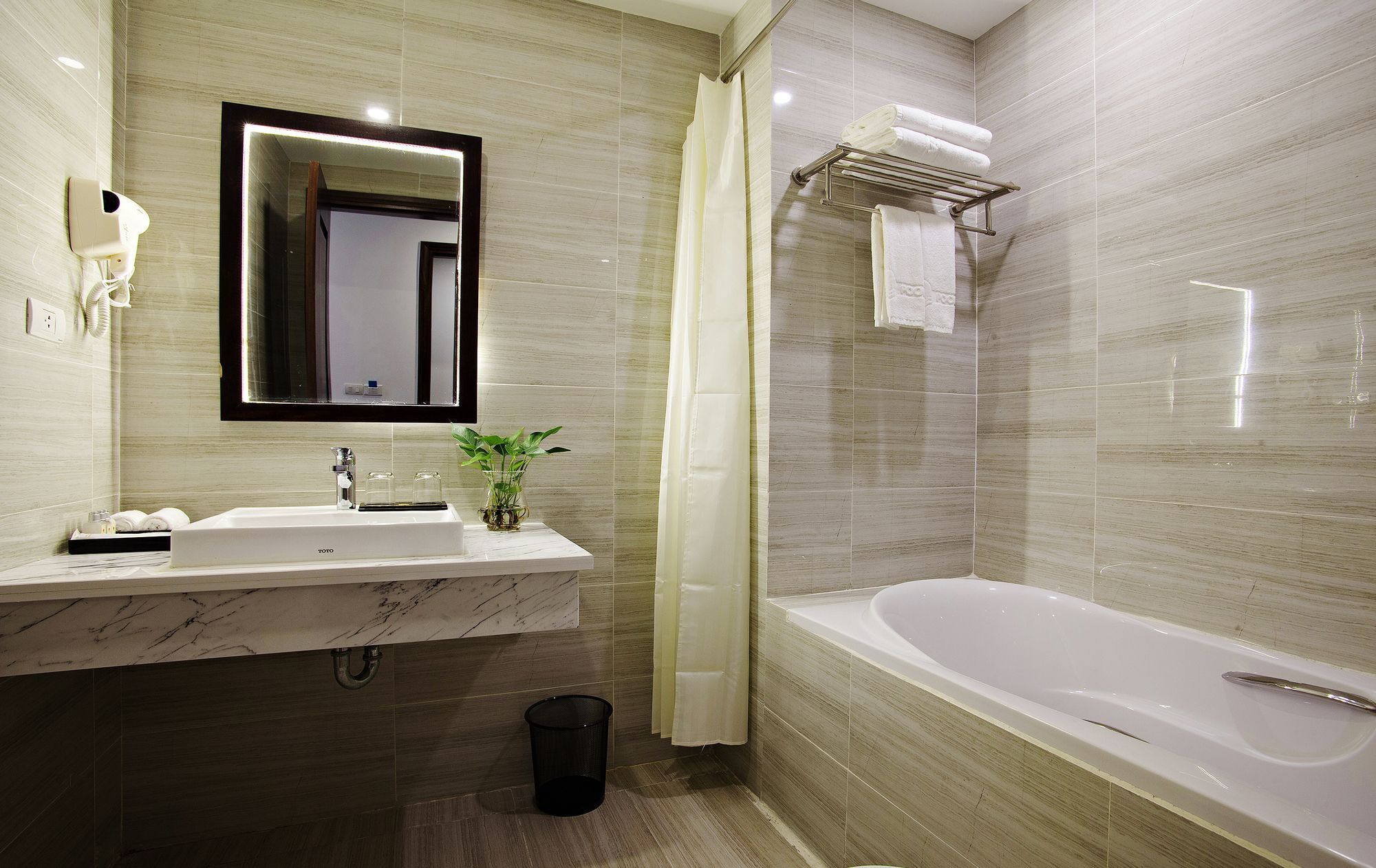 Hotel Inearth