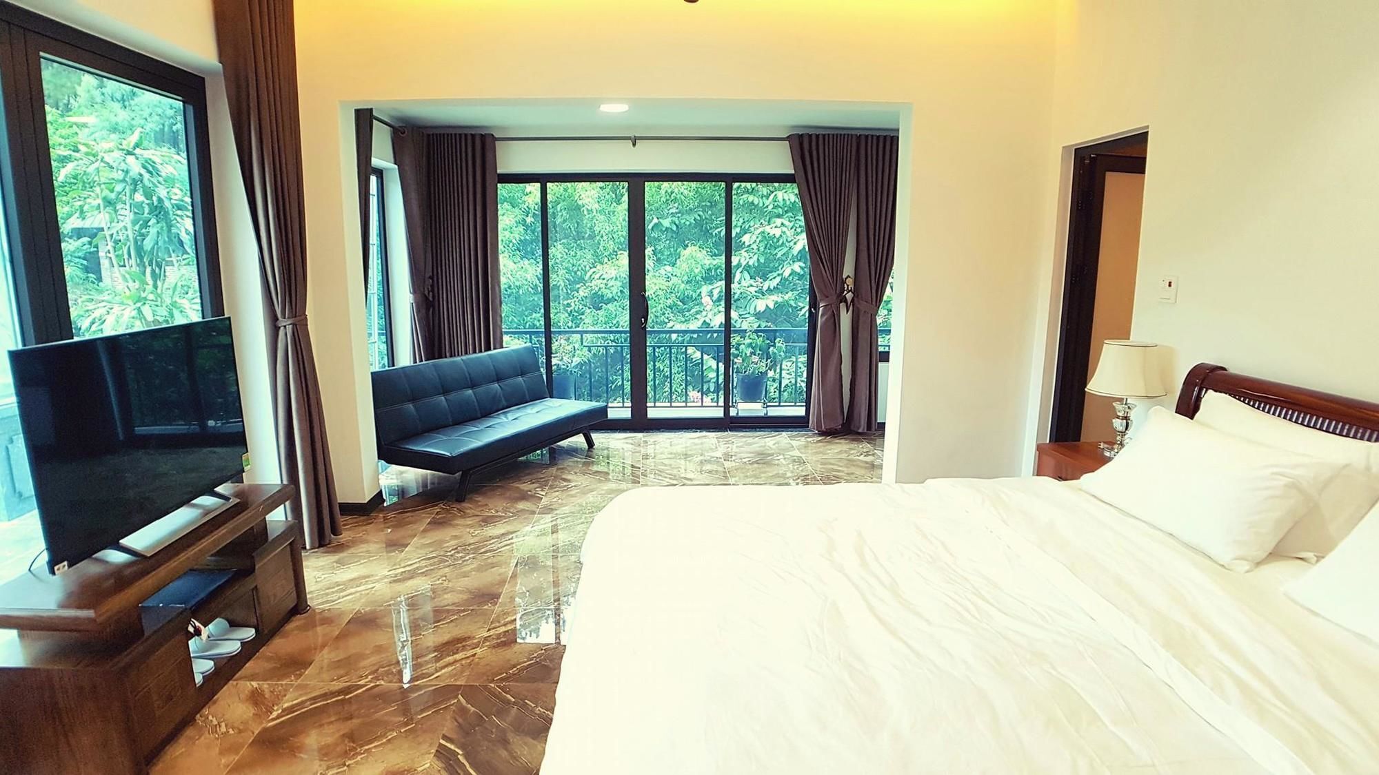 Rung Thong Xanh Resort Hanoi