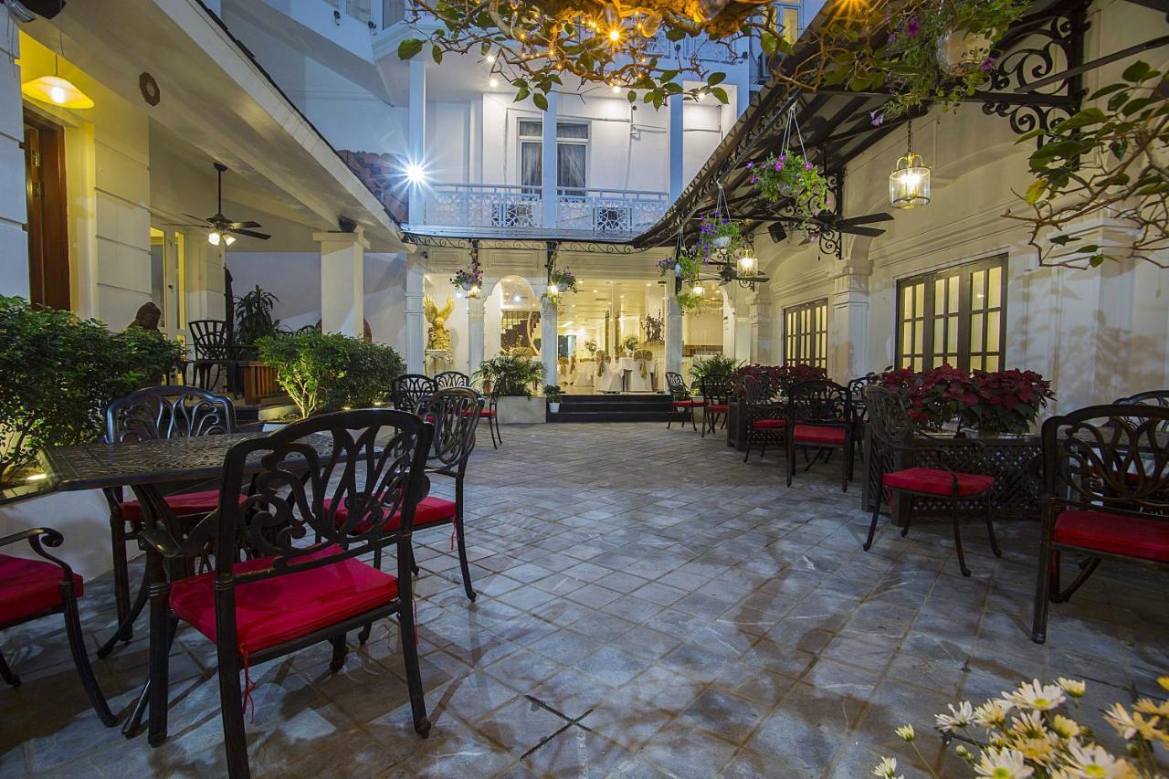 Hotel New Era & Hanoi