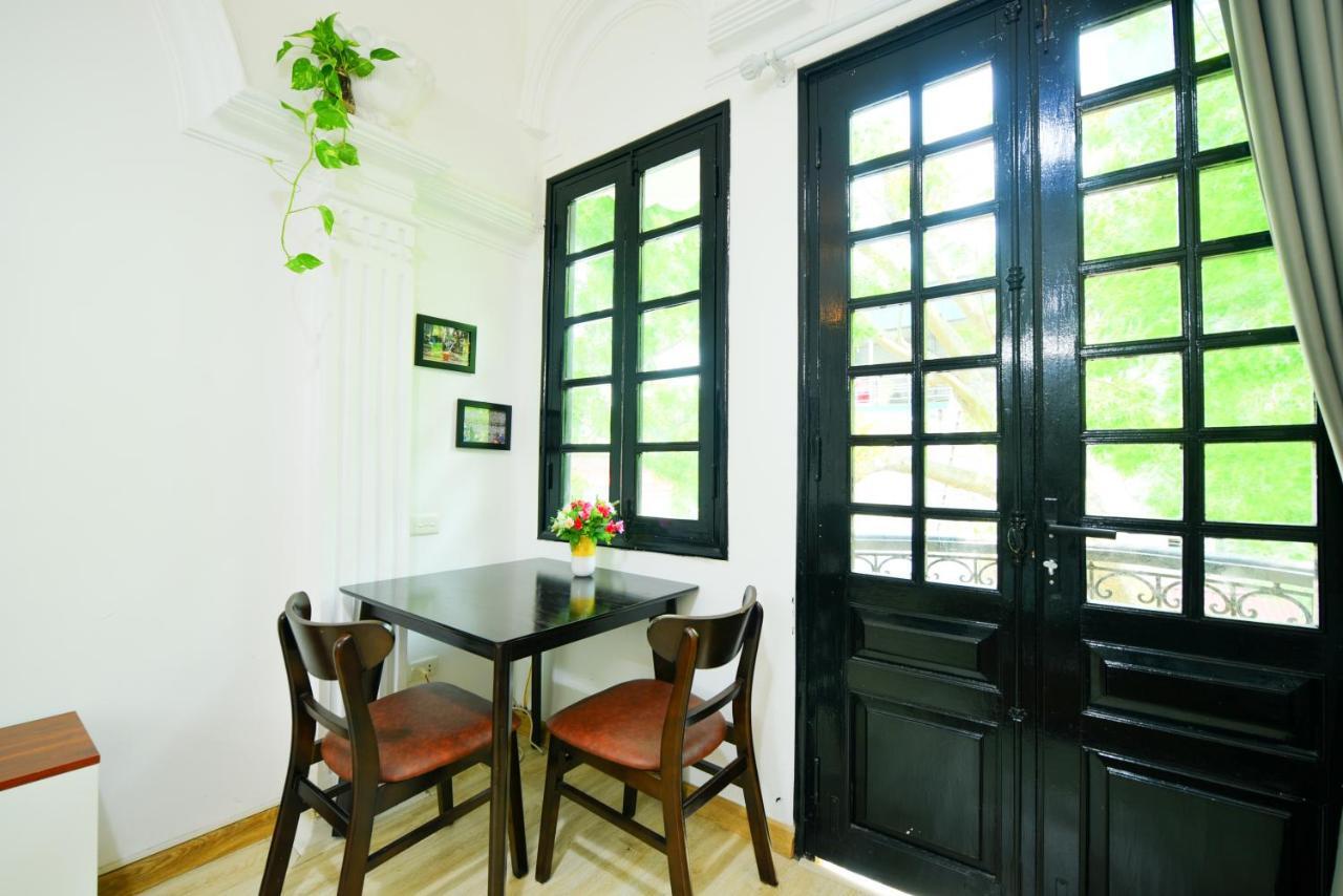 Khách sạn hẻo lánh Lily Tay Ho 3*