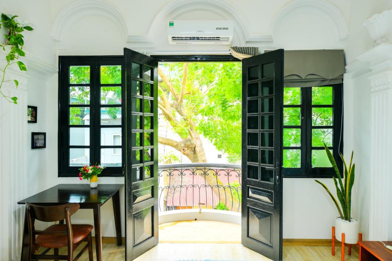 Khách sạn hẻo lánh Lily Tay Ho 3*