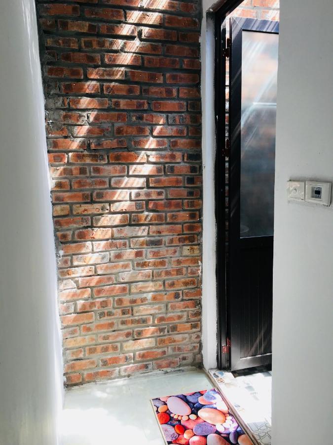 Elephant House - Duong Lam Homestay * Hanoi