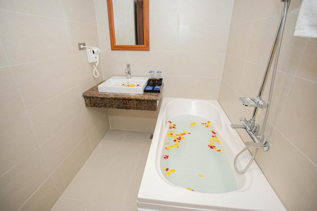 Hotel New Century 3*