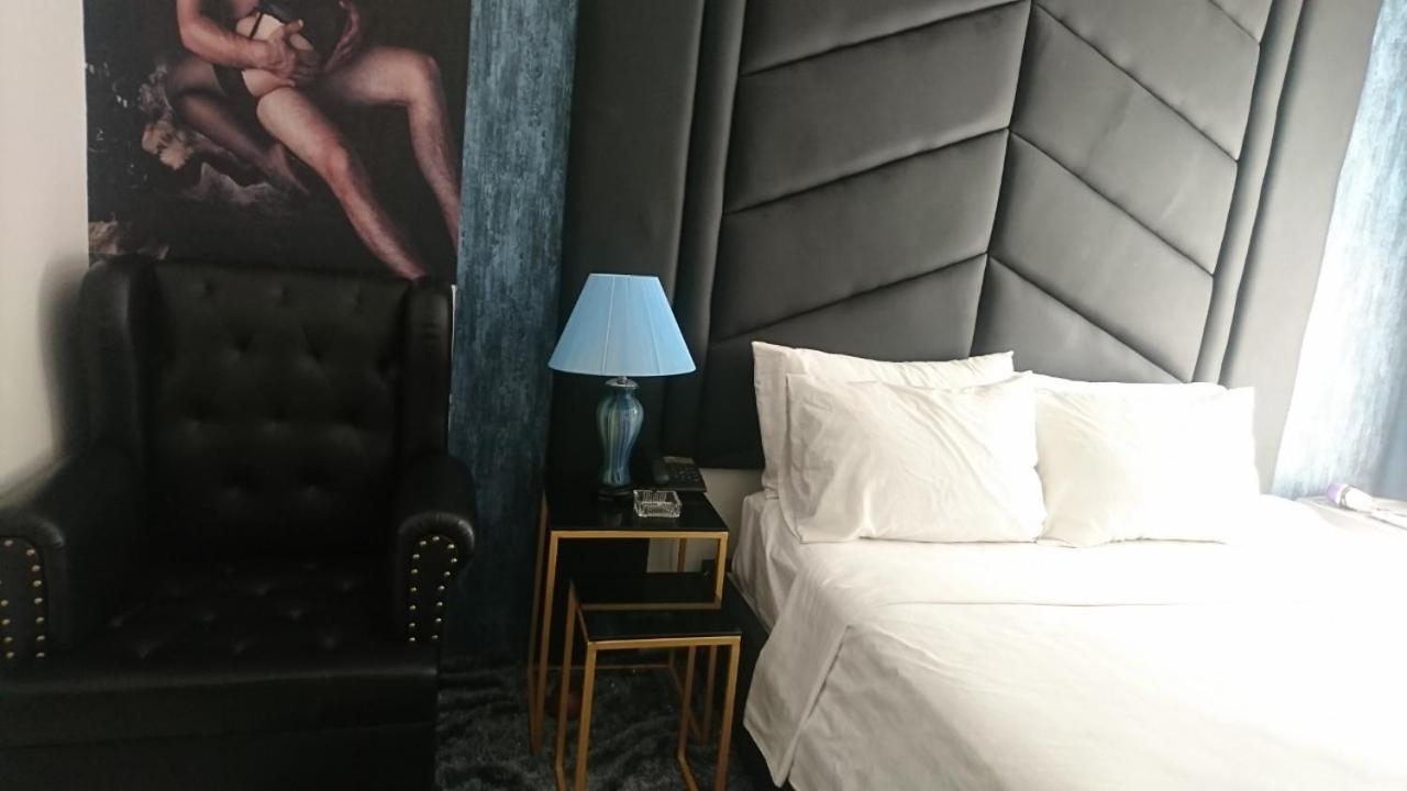 Love hotel Hera Hanoi
