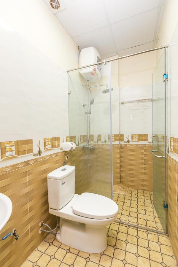 Hotel Oyo 639 Nam Khanh 2*