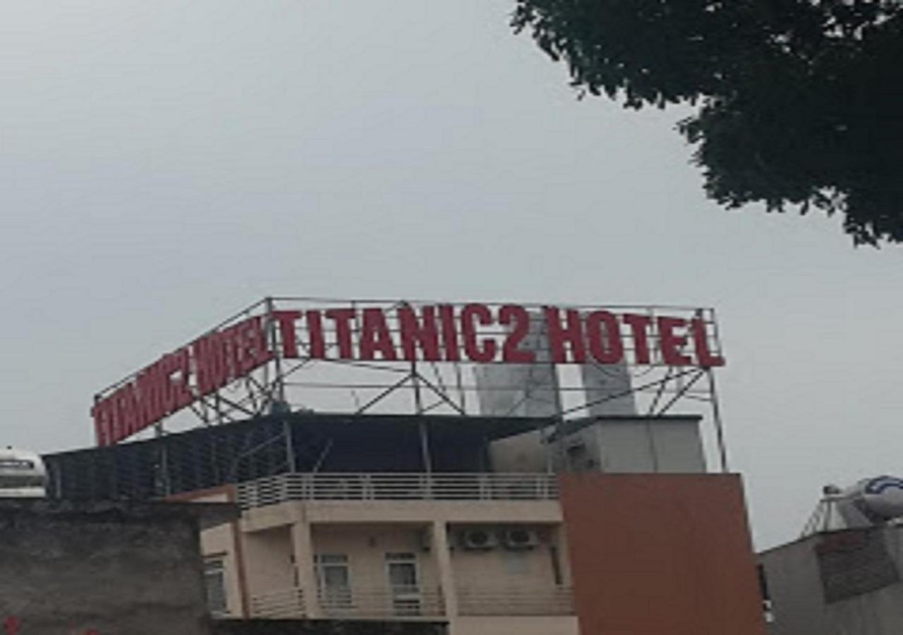 Titanic 2 3*