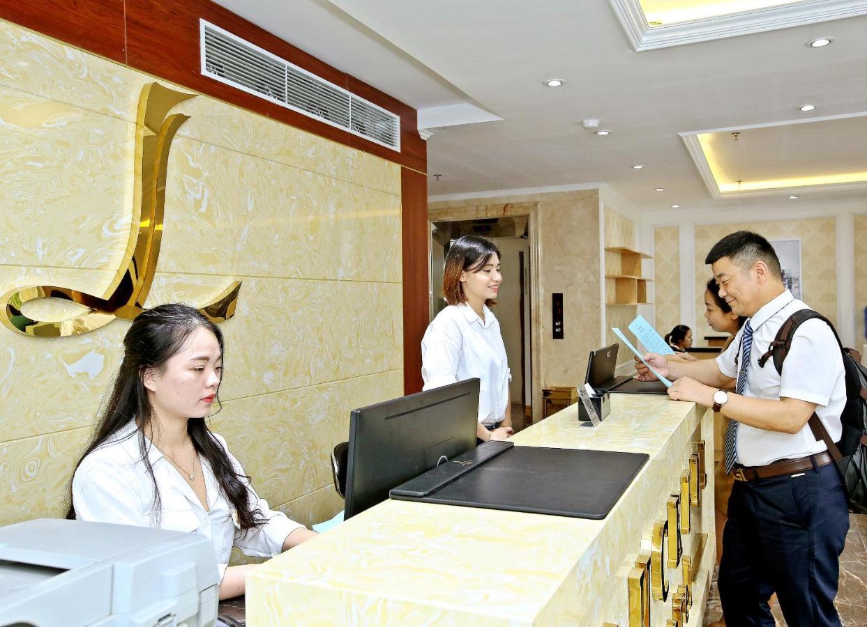 Luckful Hotel 3*