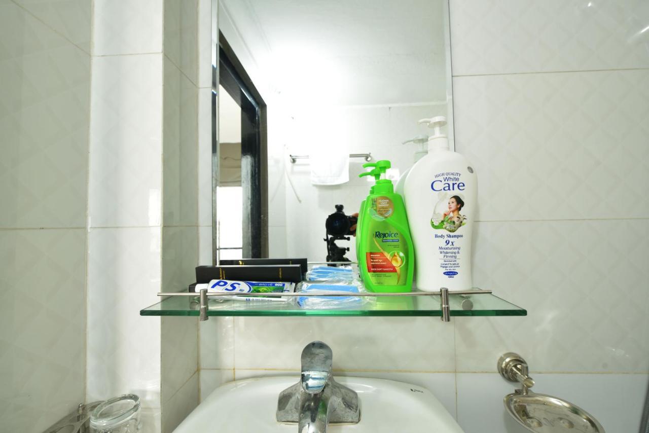 Khách sạn hẻo lánh Lily Tay Ho 3*