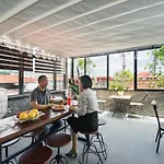 Narcissus Hotel & Apartment