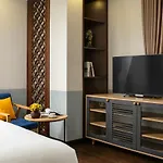 C\'Bon Hotel Do Quang