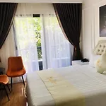 Lavie Hotel