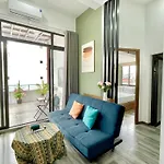 Harmony Home Lakeside-Modern-Balcony