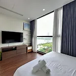 Liliving In Skylake - Can Ho 3 Phong Ngu Sang Trong Voi View Ho - Near Keangnam
