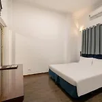 A25 Hotel - Doi Can 1