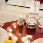 Khách sạn Lucky Hàng Trống