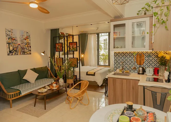 Amazing View, Natural View, 3\' To Hoan Kiem Lake, Free Wifi, Netflix, 2 Beds, 1 Toilet-2 Showers
