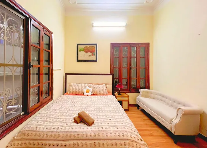 Lushstay Abode - Hanoi Train Street