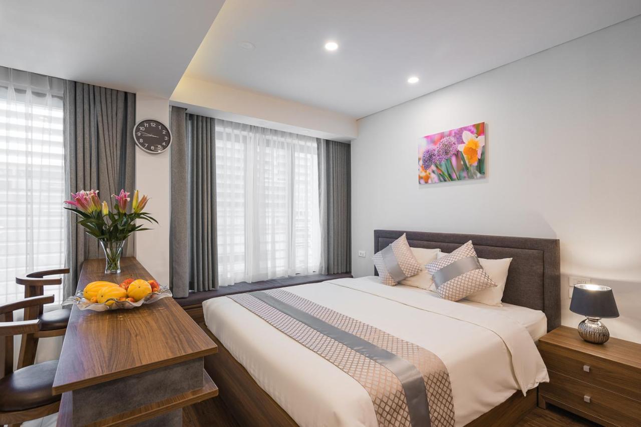 Hotel Narcissus & Hanoi