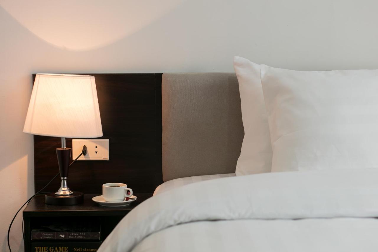 Aria & 3* Hanoi