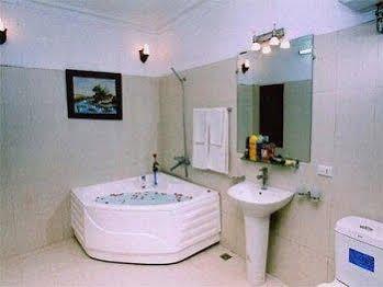 Royal 2 Hotel 2*