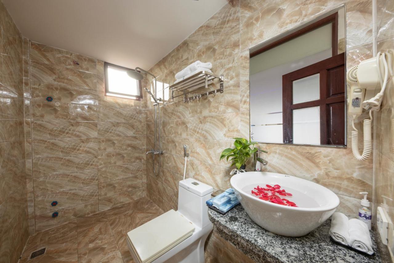 Viet Village & Travel Bed & Breakfast