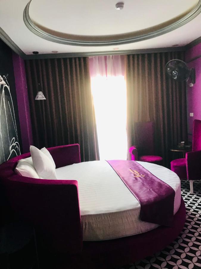 Lavie Hotel 3*