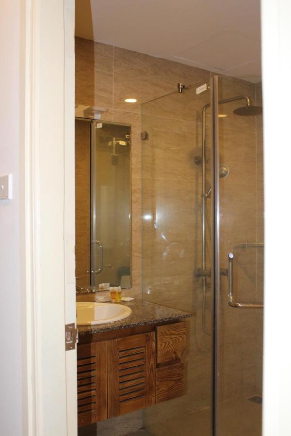 Davidduc 's Spacious -46 Xom Chua Hanoi