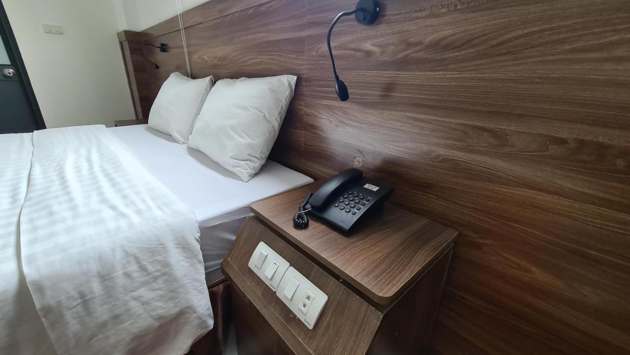 Reddoorz Thanh Hang Near Me Tri 3* Hanoi