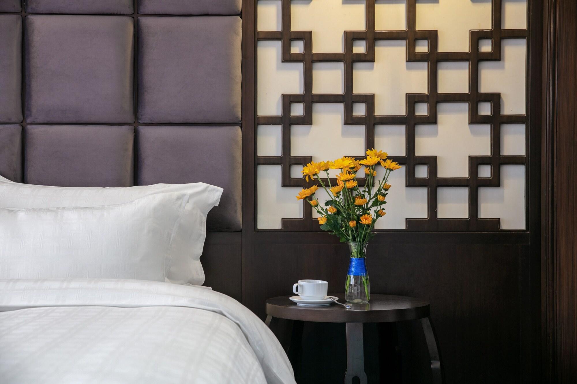 Church Boutique Hang Trong Hotel