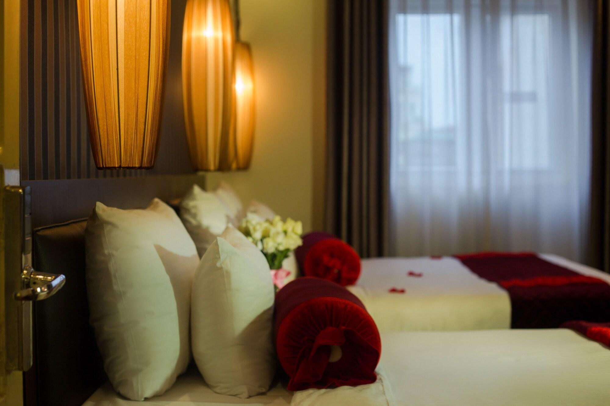 Golden Art Hotel 3*