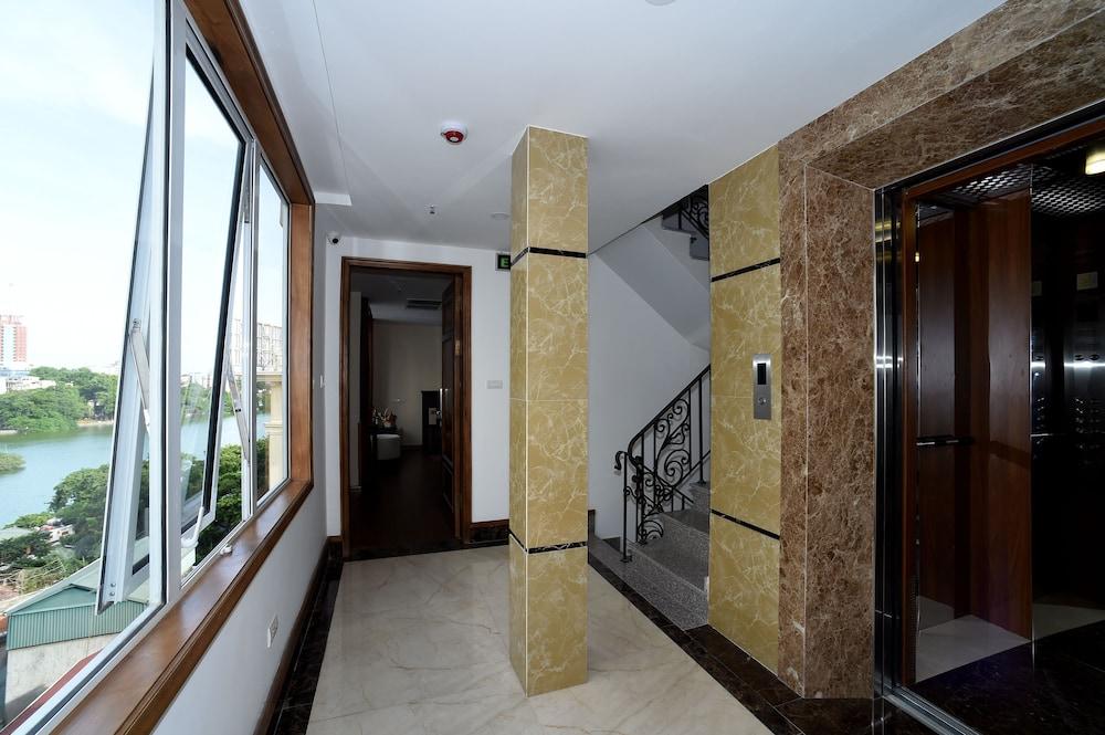 Centre Point Hotel 3*
