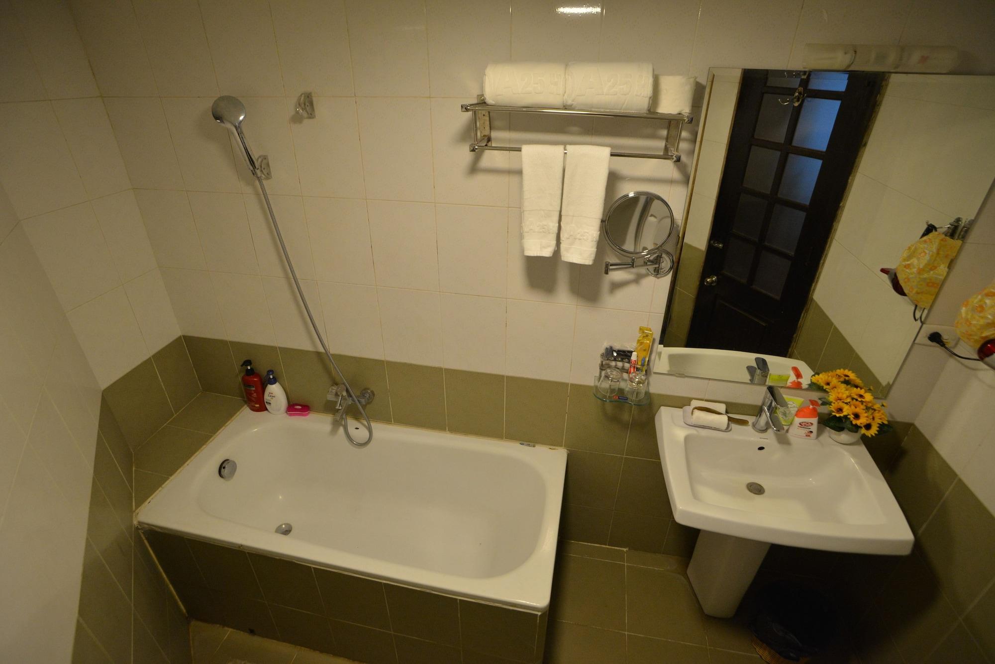 A25 - 96 Ba Trung Hotel Hanoi