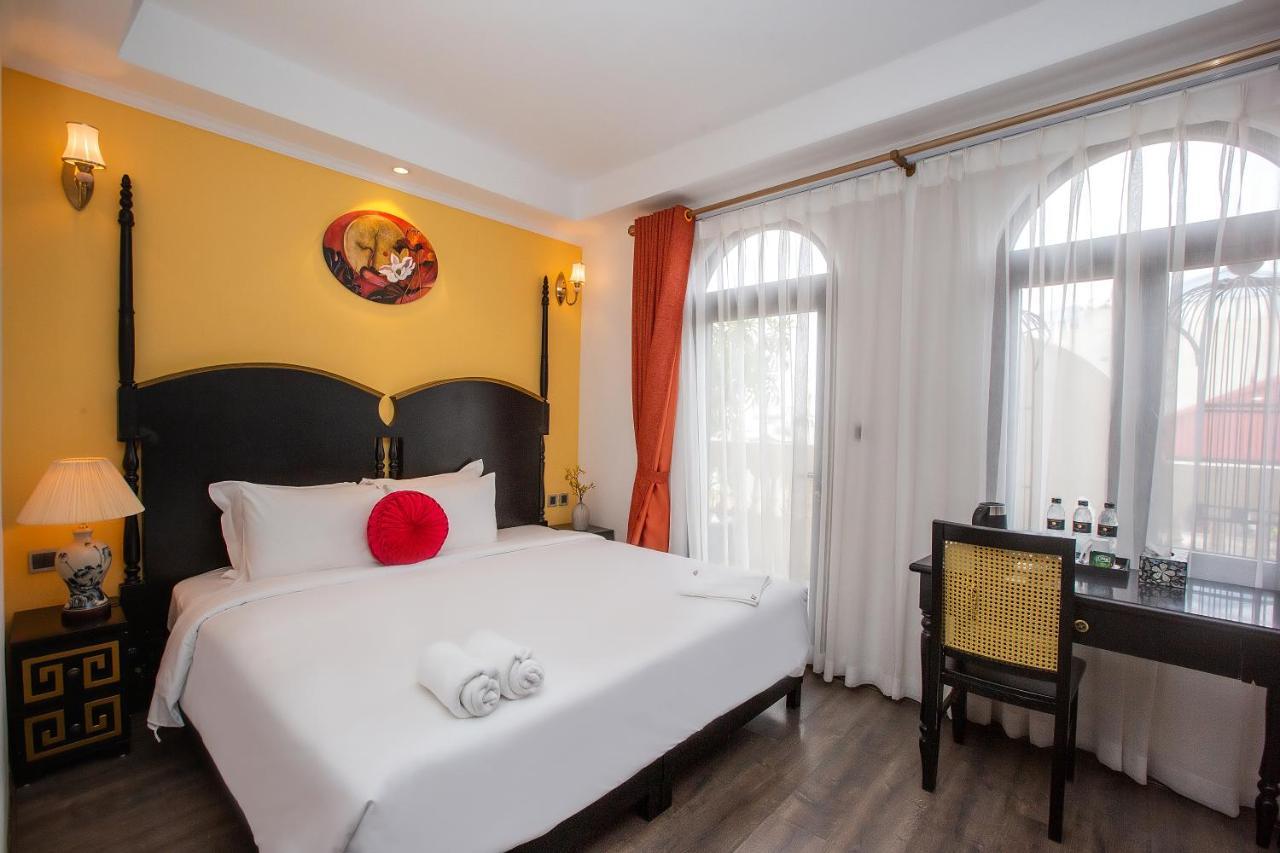 Center Silk Boutique & Travel
