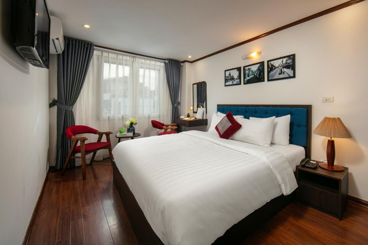 Hotel Silk Flower & 3*