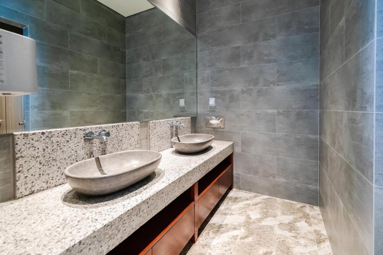 Five Star Westlake 1st-4th Floors & Serviced Hotel