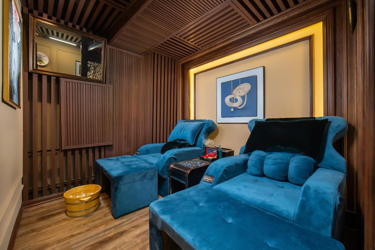 Hotel The Q 4*
