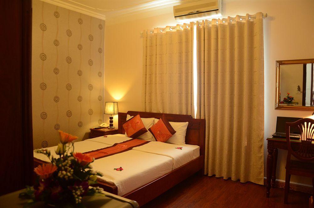 Phoenix Palace 3*